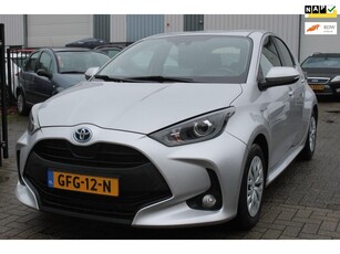 Toyota Yaris 1.5 Hybrid Active Navi Clima Keyless Cruise!