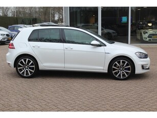 Volkswagen Golf 1.4 TSI GTE / Camera / Navigatie / 17'' /