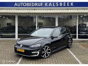 Volkswagen Golf 1.4 TSI GTE PanoLeer304PKLane