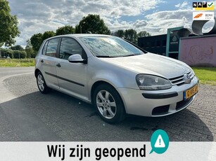 Volkswagen Golf 1.6 FSI Trendline *NIEUWE APK*AIRCO*