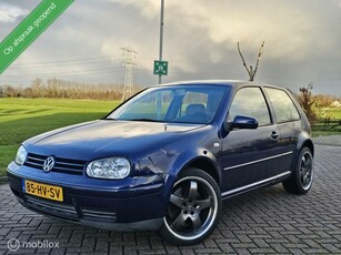 Volkswagen Golf 2.3 V5 Highline