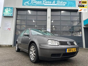 Volkswagen Golf 2.3 V5 Highline