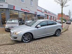 VOLVO S60 2.0T INTRO EDITION / Automaat / Nieuwe all-season