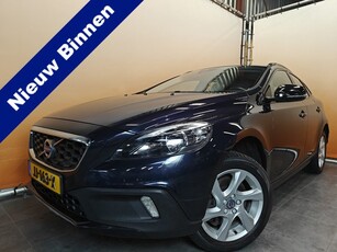 Volvo V40 Cross Country 2.0 T3 Momentum dealer onderhouden