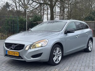 Volvo V60 2.4 D6 AWD Plug-In Hybrid Summum/Airco/Leer/R-line