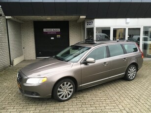 Volvo V70 2.0 D3 Limited Edition / LEDER / NAVI / EURO-5 /