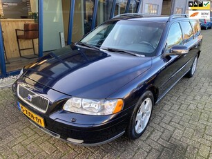 Volvo V70 2.4 Edition 170PK Automaat LEER / TREKHAAK /