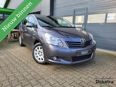 Toyota Verso 1.8 VVT-i Business/ Navigatie/ Cruise control/ Bluetooth!!