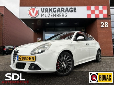 Alfa Romeo Giulietta 1.7 TBi Quadrifoglio Verde 236PK!! // CLIMA // PDC // HALF-LEDER / ALCANTARA