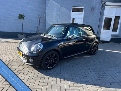 MINI Mini 1.6 Cooper Westminster PANO NAVI XENON