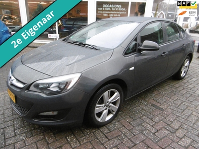 OPEL ASTRA 1.4 Turbo Berlin 140pk Sedan 2e eig. Trekhaak 1250kg Airco Cruise