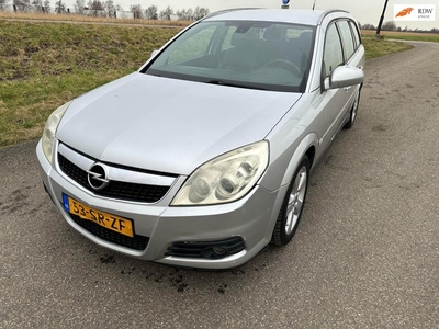 Opel Vectra Wagon 2.2-16V Executive zo mee lopende apk