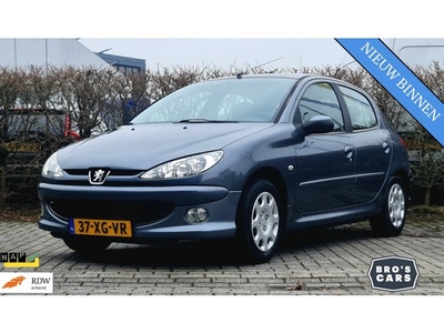 Peugeot 206 1.4 Forever (LPG)