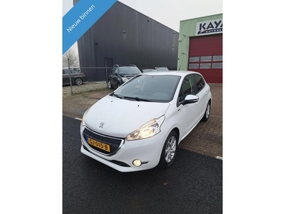 Peugeot 208 1.2 PureTech GERESERVEERD!!!!!