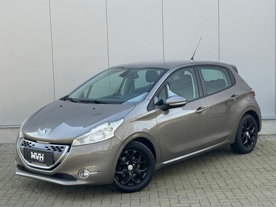 Peugeot 208 1.4 e-HDi Active - Automaat - F1 Flippers - PDC