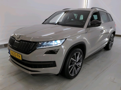 SKODA KODIAQ 1.5 TSI 150 pk Sportline Business Automaat | Active Info DIsplay | Adaptieve Cruise Control | Stoelverwarmig | Camera