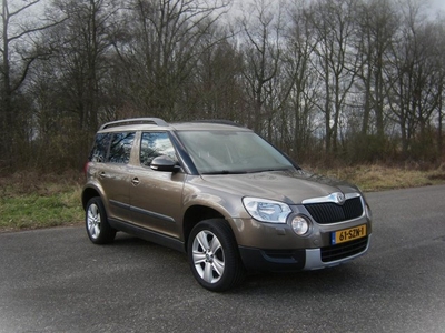 Skoda Yeti 1.2 TSI Tour . Airco . Navigatie . Media . enz