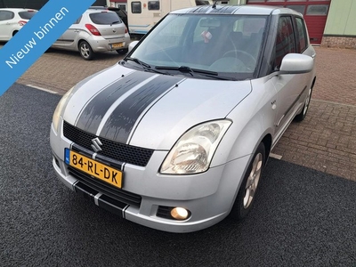 Suzuki Swift 1.5i 16v 102pk GERESERVEERD!!!!!