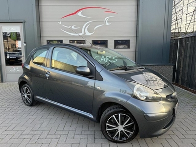 Toyota Aygo 1.0-12V AIRCO DEALER ONDERH. NIEUWE APK!