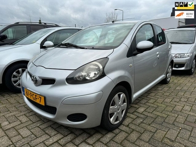 Toyota Aygo 1.0-12V Comfort Navigator KOPPELING DEFECT OLIE