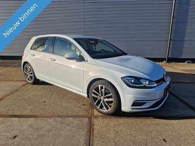 Volkswagen Golf 1.4 TSI Highline Business R, massage stoelen