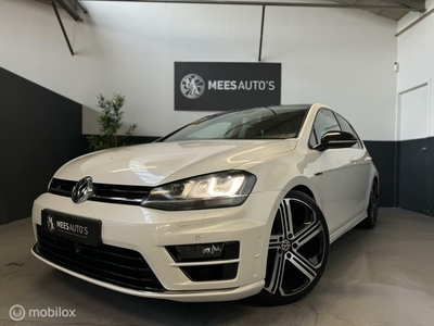 Volkswagen Golf 1.4 TSI HighlineR-lineLane asistACCCam