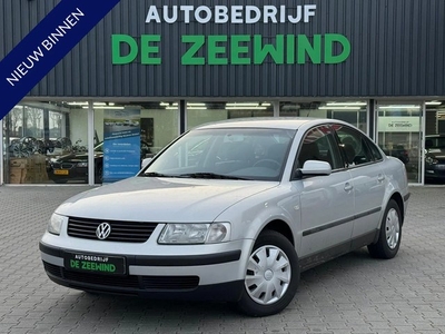 Volkswagen Passat 1.8-5V Comfortline (bj 2000)