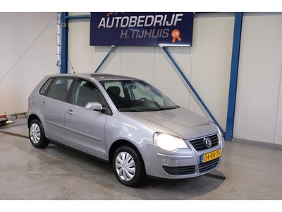 Volkswagen Polo 1.4-16V Turijn - N.A.P. Airco, Trekhaak.