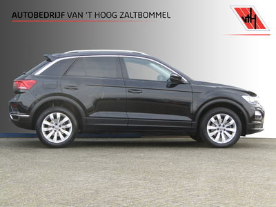 VOLKSWAGEN T-ROC 2.0 TDI 150pk DSG Style Business ACC NAVI DAB CARPLAY TREKHAAK