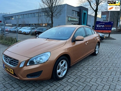 Volvo S60 1.6 T3 Kinetic - AIRCO - TREKHAAK - NIEUWE APK !