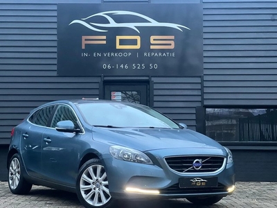 Volvo V40 1.6 D2 MomentumPanoLeerDealer onderhouden