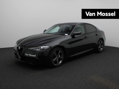 Alfa Romeo Giulia 2.0T | automaat | Climate control | Navigatie | Half-Leder | LMV | Parkeer sensoren | Xenon |