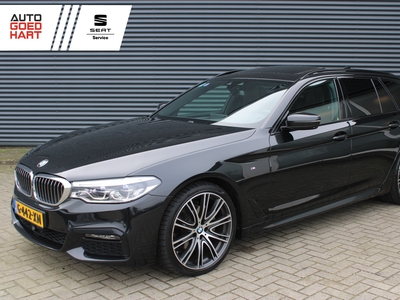 BMW 5-SERIE Touring 520i M-Sport Panoramdak Nappa-Leer Harman-Kardon Adaptief-Onderstel .