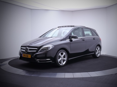 MERCEDES B-KLASSE 200 Aut. AMBITION LUXE PANO/HARMAN KARDON/XENON/MEMORY/LEDER/NAVI/CAMERA/STOELVERW./ELEK TREKHAAK/PDC V+A/LMV 17''