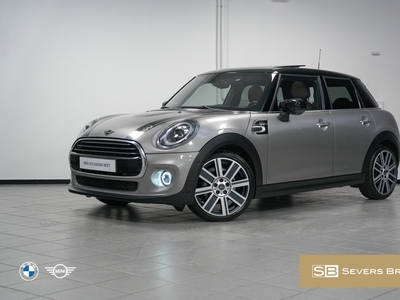 MINI MINI 5-deurs Cooper 60 Years Edition Serious Business Aut. - Verkocht!