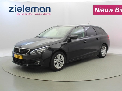 PEUGEOT 308 SW 1.2 PureTech Executive - Panorama, Navi, Clima