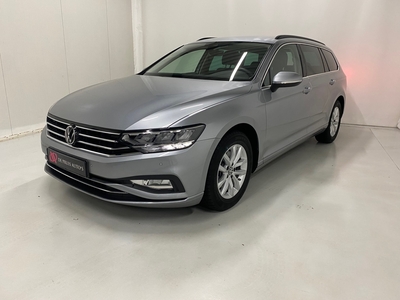 VOLKSWAGEN PASSAT Variant 1.5TsI Led ACC Navi Trekhaak Ergo-sportstoel Comfortline