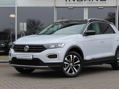 VOLKSWAGEN T-ROC 1.5 TSI Style | Trekhaak | Camera | Elektrisch glazen panorama-dak |