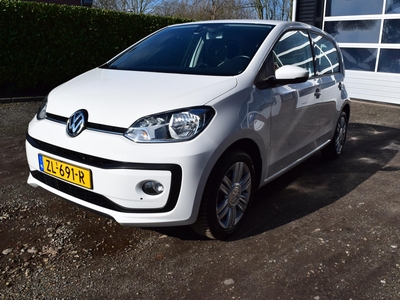 VOLKSWAGEN UP! 1.0 BMT high up!