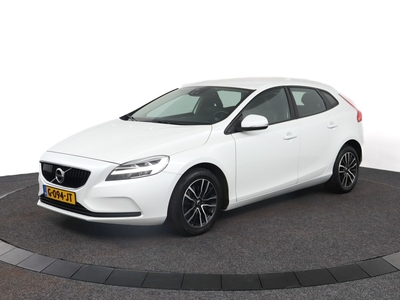 VOLVO V40 T2 Aut-6 Polar+ Facelift | Stoelverwarming | Climate Control | High Performance Audio | Adaptieve Cruise Control | Dealer onderhouden | Led Koplampen | Parkeersensoren achterzijde | Trekhaak |