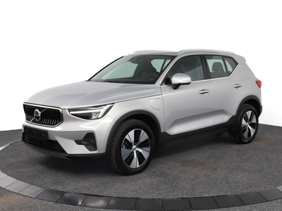 VOLVO XC40 1.5 T5 Recharge Plus Bright | Adaptieve cruise control incl. BLIS | Elektrisch verstelbare voorstoelen | Stoelverwarming | Parkeerverwarming met timer | High Performance Audio | Lederen interieur | 19'' lichtmetalen velgen | Apple Carplay |