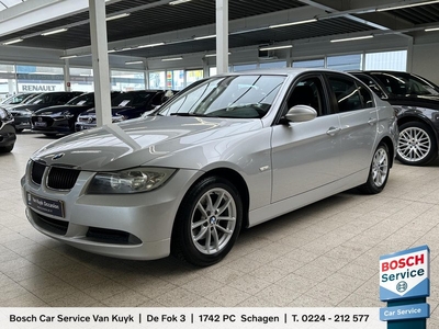 BMW 3-serie 320i Business Line NL AUTO / TREKHAAK / CRUISE CONTROL / NAV / 16'' LMV