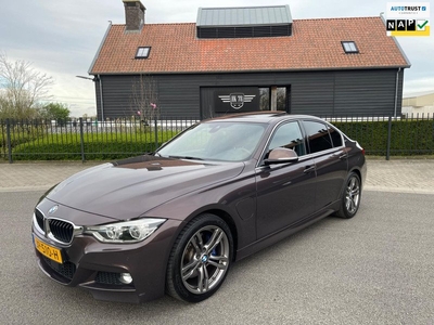 BMW 3-serie 330e M-Sport High Executive Leer Navigatie Panoramdak led-Xenon