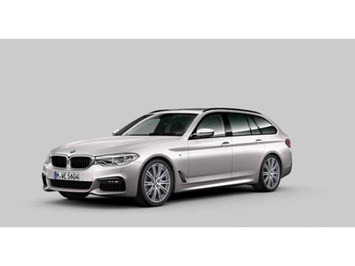 BMW 5 Serie Touring 520i M-Sport | Panorama | Trekhaak | 20