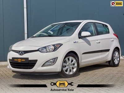 Hyundai I20 1.2i i-Deal * Airco * Cruise * Startstop * Lichtmetalen velgen * Trekhaak *