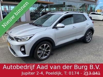 Kia Stonic 1.0 T-GDi 120pk ExecutiveLine Lederen bekleding , Stoel & Stuur verwarming , Navi Bluetooth , Cruise & Climate controle , Keyless , Dode hoek detectie , full option , Luxe uitvoering