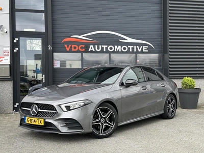 Mercedes-Benz A-Klasse 180 AMG Camera | Nightpakket | Widescreen | LED | Stoelverwarming | Spiegelpakket | Origineel Nederlands | Dealer Onderhouden | 1e Eigenaar