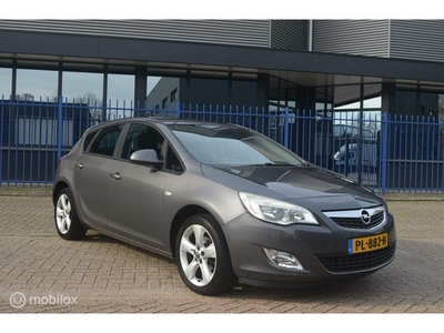 Opel Astra 1.4 Edition Zeer Mooi Airco Cruise Trekhaak