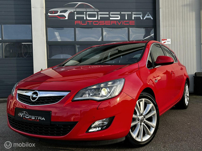 Opel Astra 1.6 Turbo Sport 180pk! Xenon Navi Clima Dakje VOL!