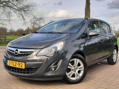 Opel Corsa 1.2 86pk Airco Navigatie Bluetooth Cruise-control